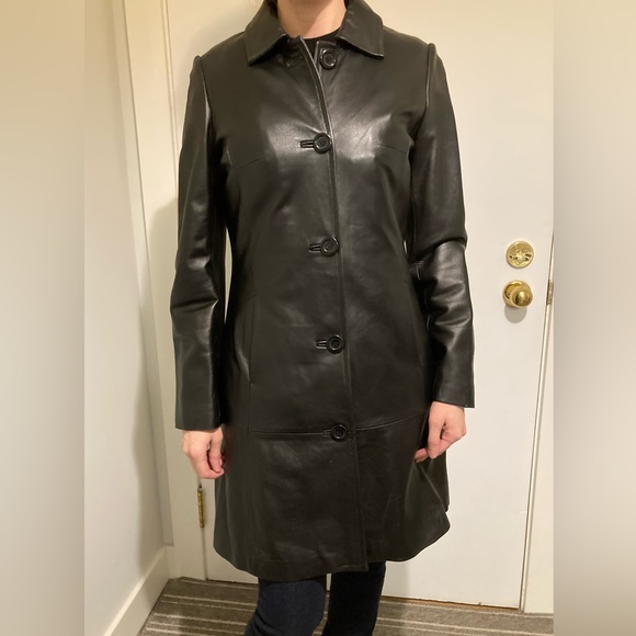 Danier Jackets & Blazers - DANIER WOMEN’S WINTER/FALL LEATHER BLACK COAT - Size XS